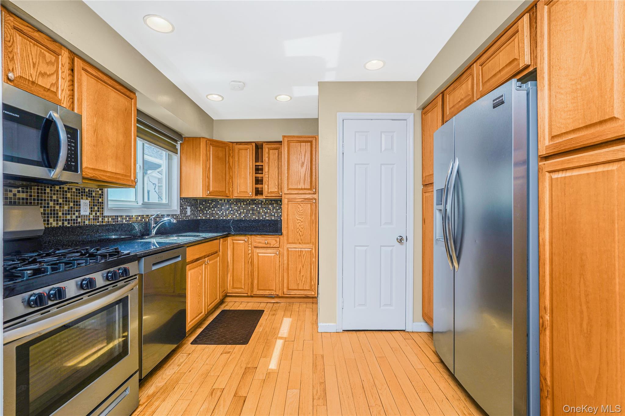 Single Family Creston  Staten Island, NY 10304, MLS-979622-29