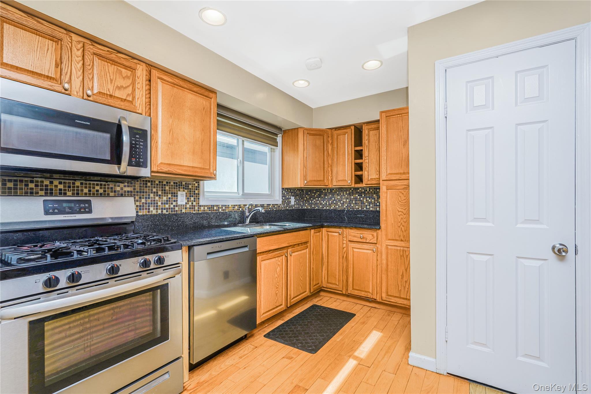 Single Family Creston  Staten Island, NY 10304, MLS-979622-30