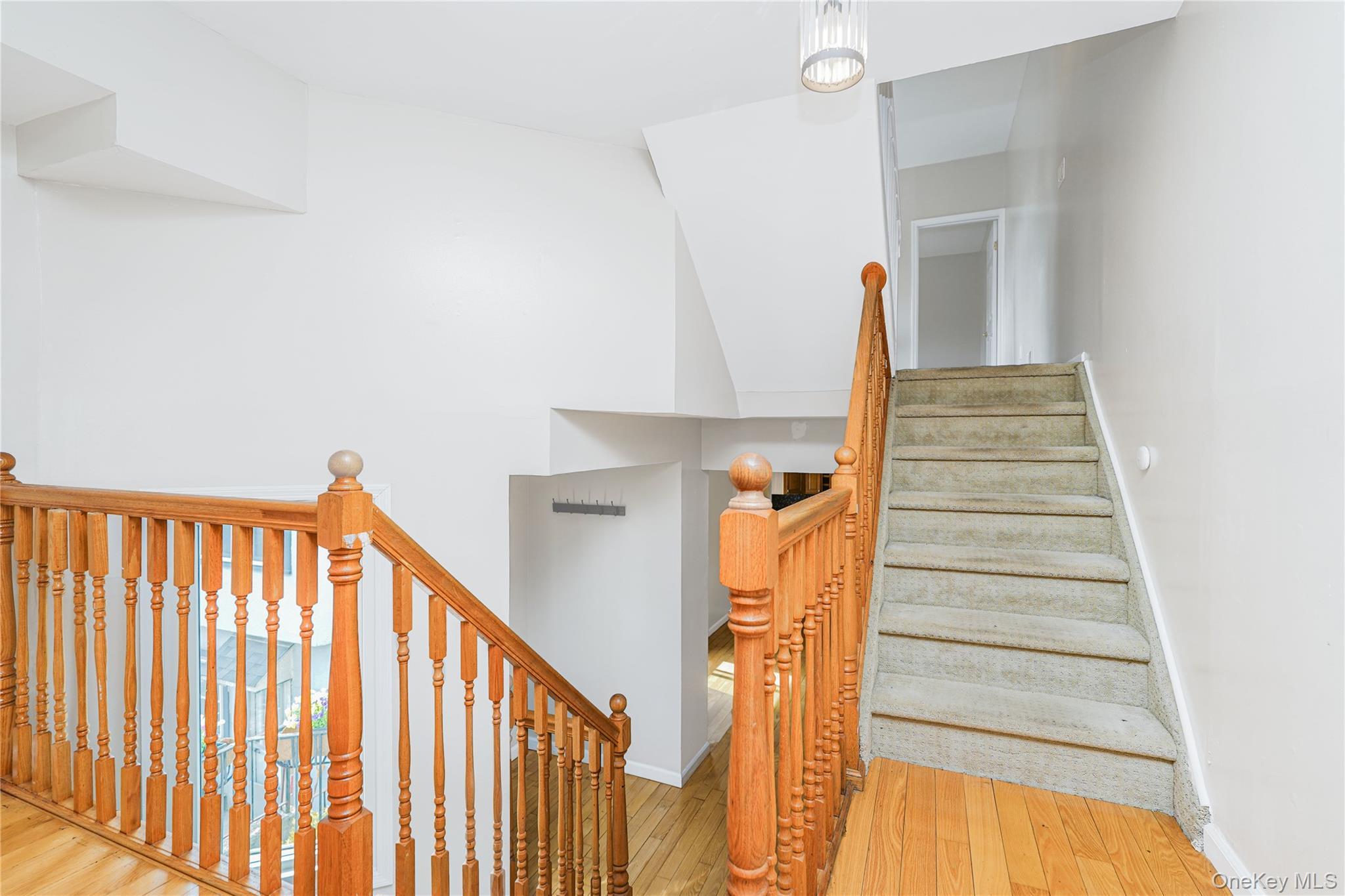 Single Family Creston  Staten Island, NY 10304, MLS-979622-33