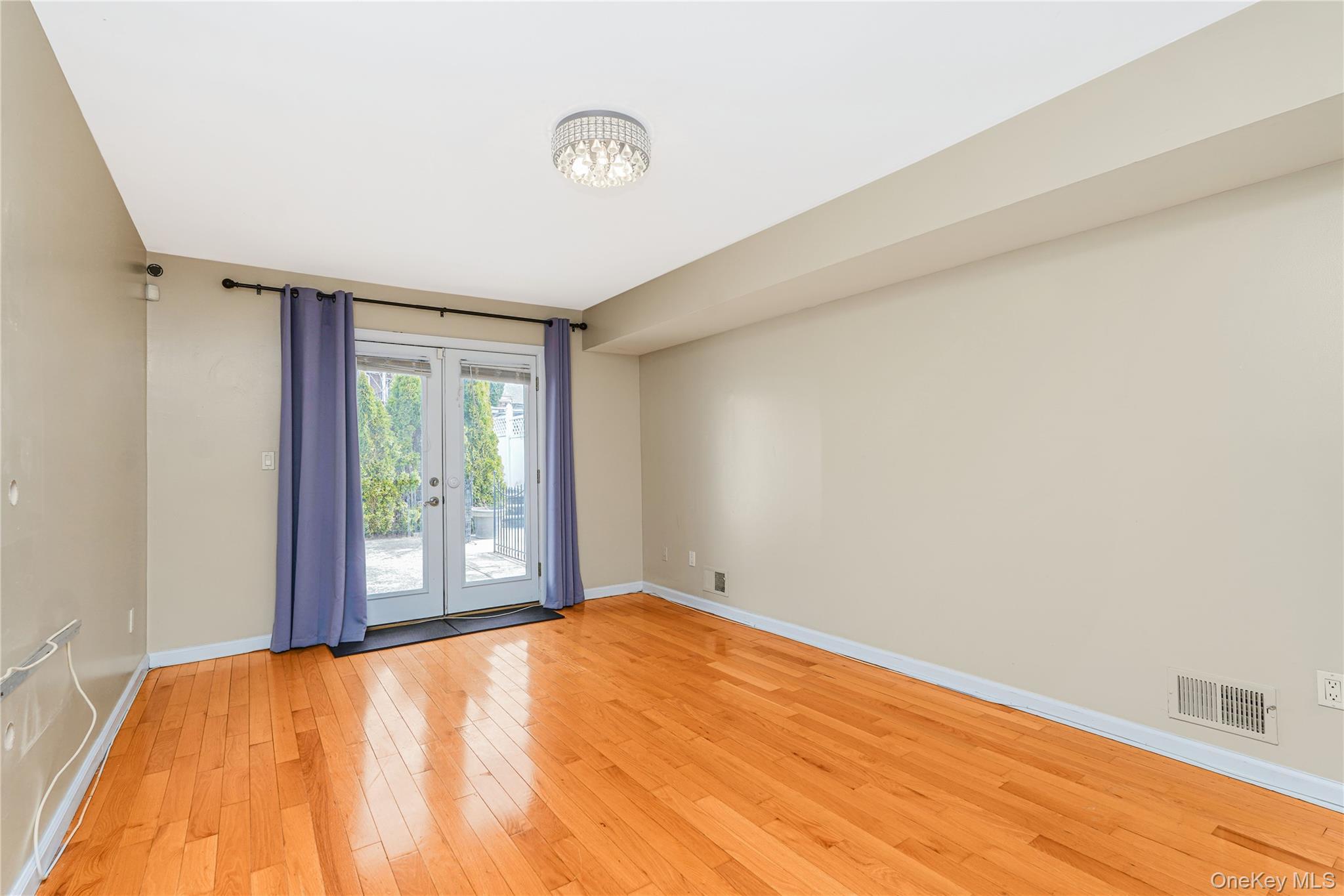 Single Family Creston  Staten Island, NY 10304, MLS-979622-34