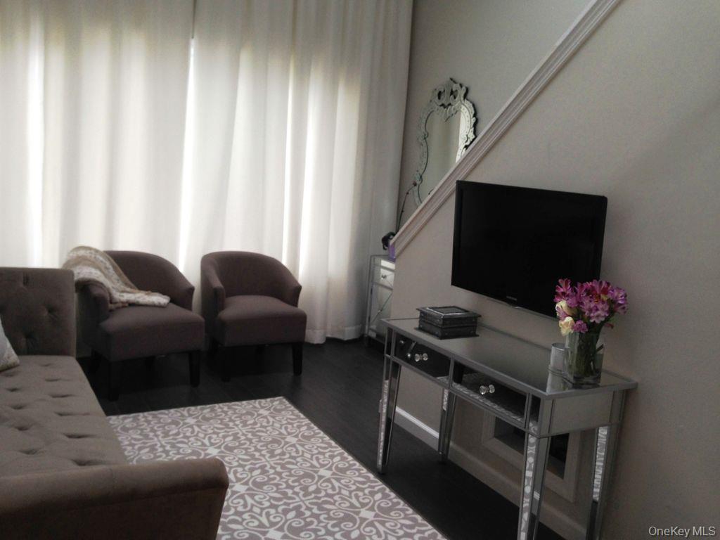 Single Family Creston  Staten Island, NY 10304, MLS-979622-35