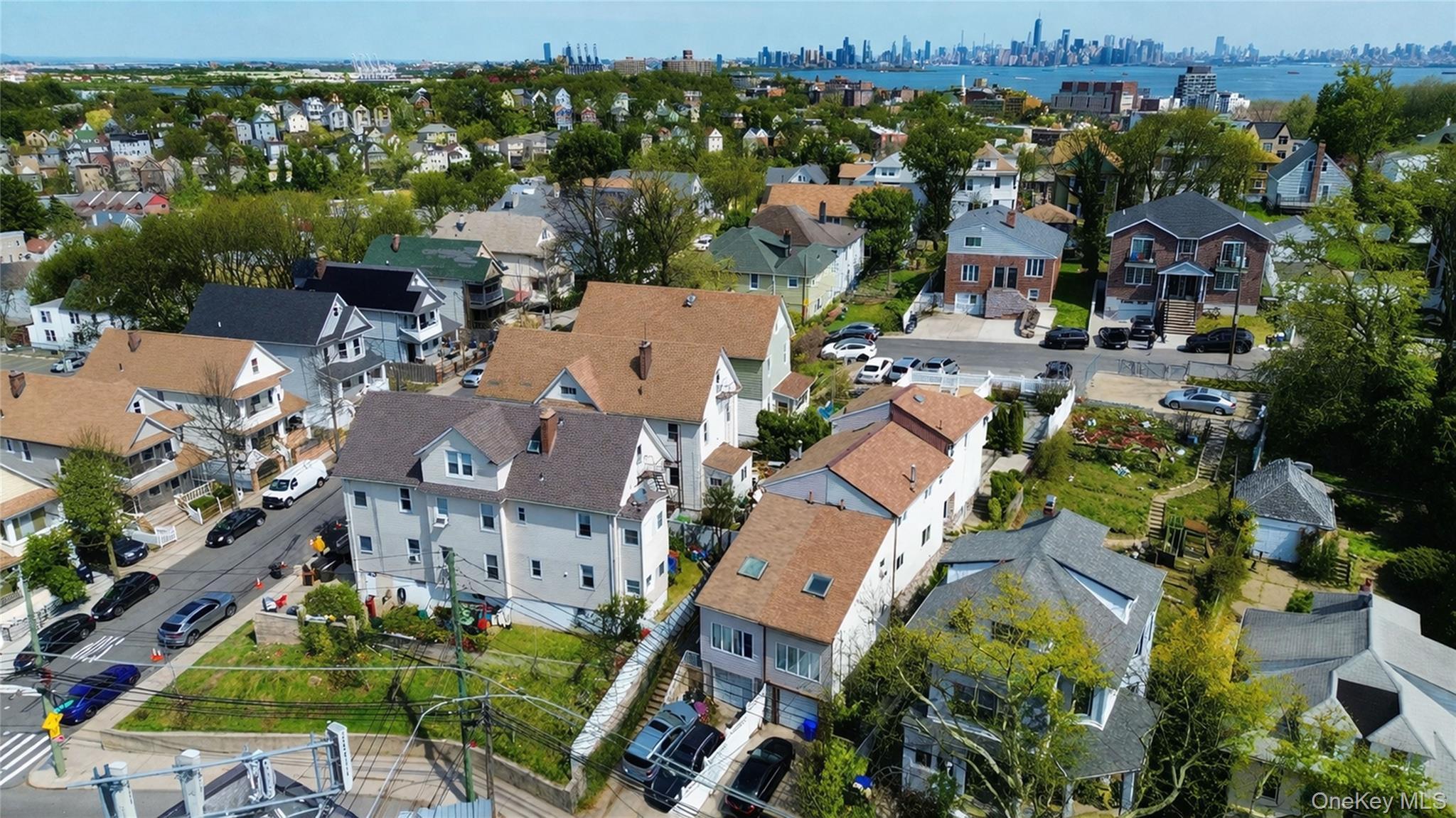 Single Family Creston  Staten Island, NY 10304, MLS-979622-4