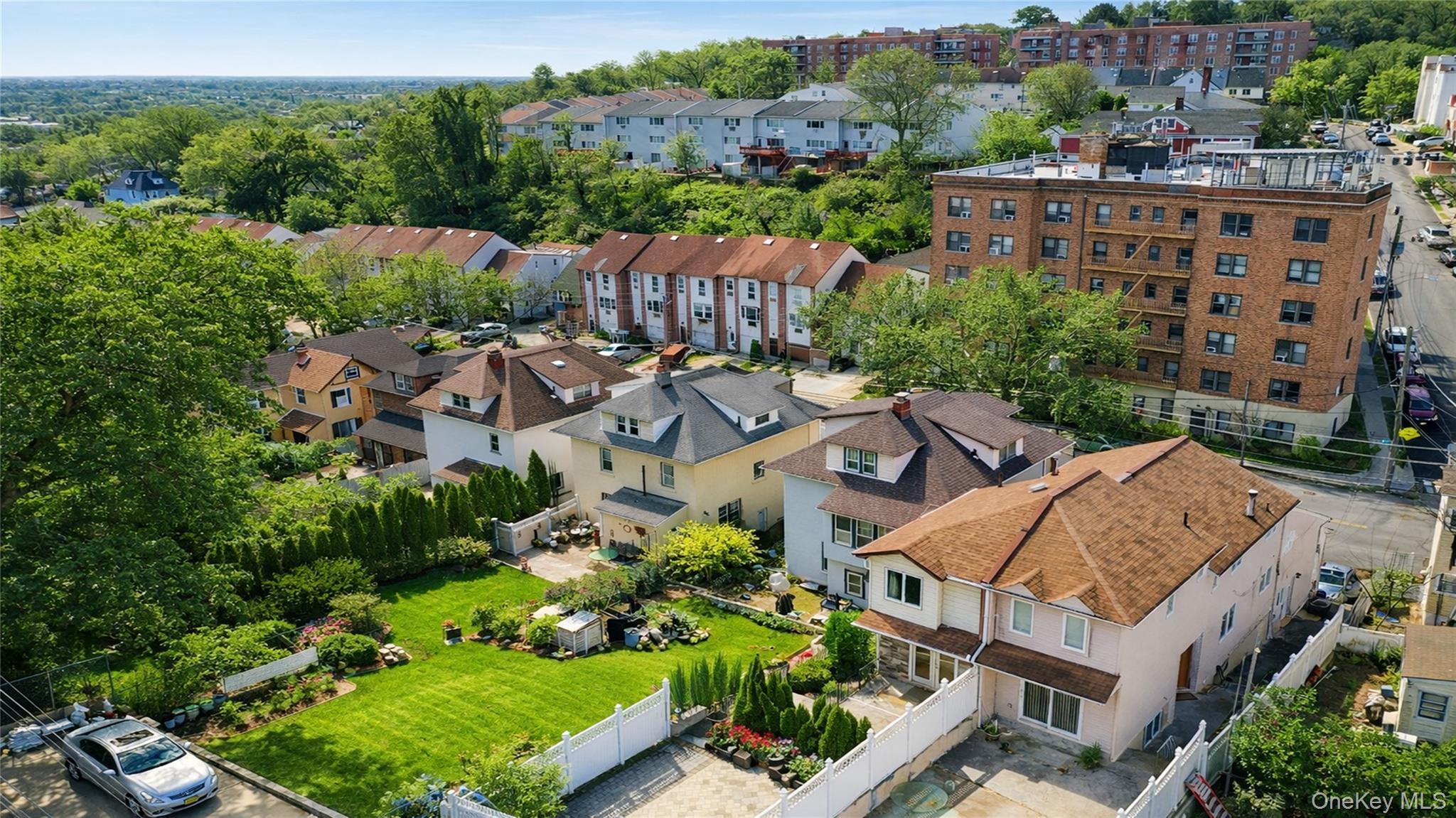 Single Family Creston  Staten Island, NY 10304, MLS-979622-7