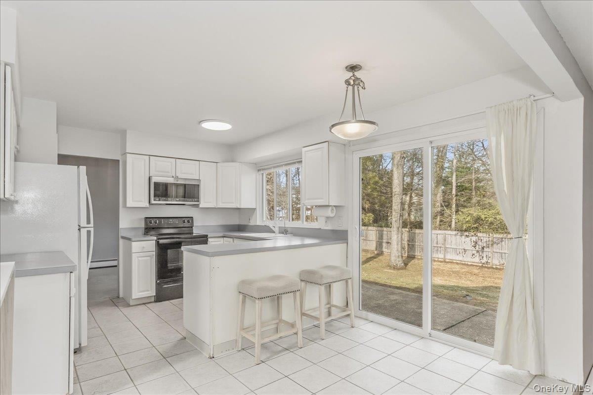 Single Family Jeanne  Suffolk County, NY 11755, MLS-979644-10