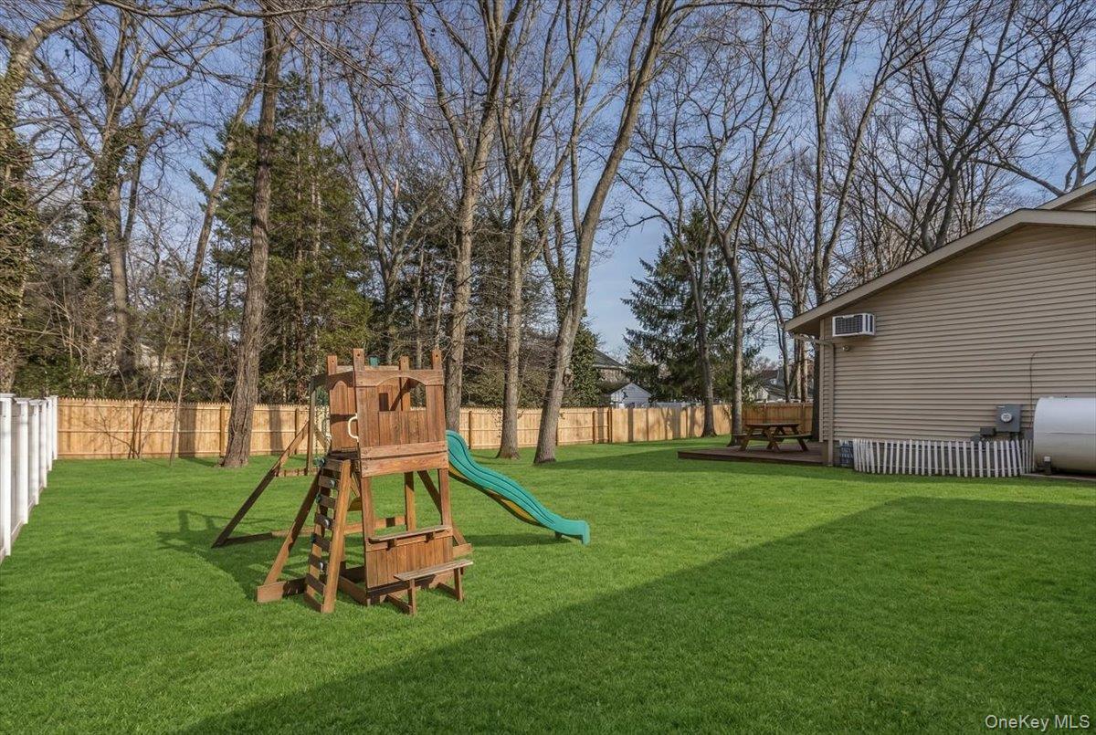 Single Family Jeanne  Suffolk County, NY 11755, MLS-979644-23