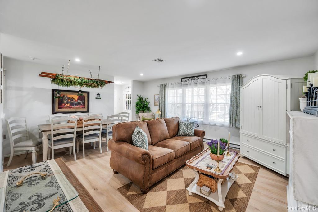 Condo Newcastle  Suffolk County, NY 11961, MLS-979670-10