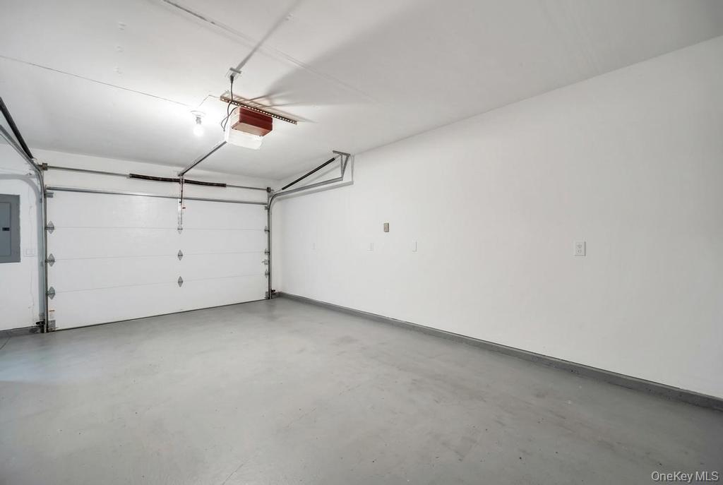 Condo Newcastle  Suffolk County, NY 11961, MLS-979670-26