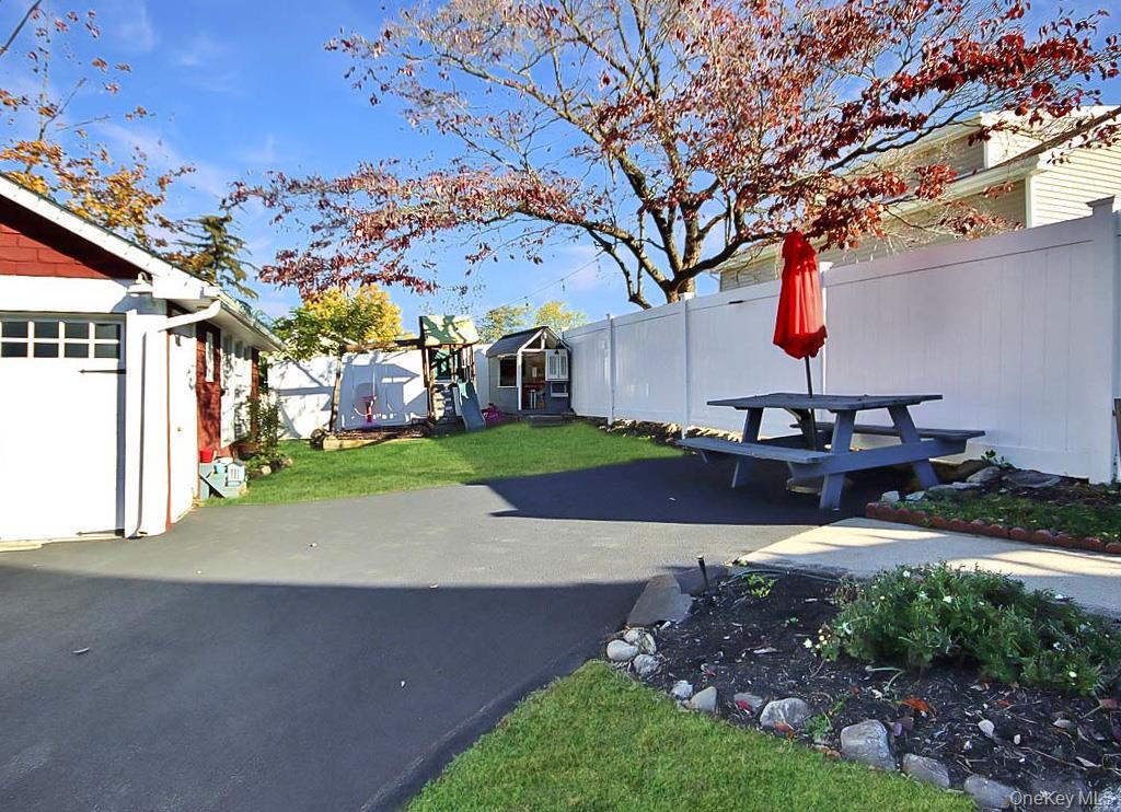 Single Family High  Rockland County, NY 10923, MLS-979695-40