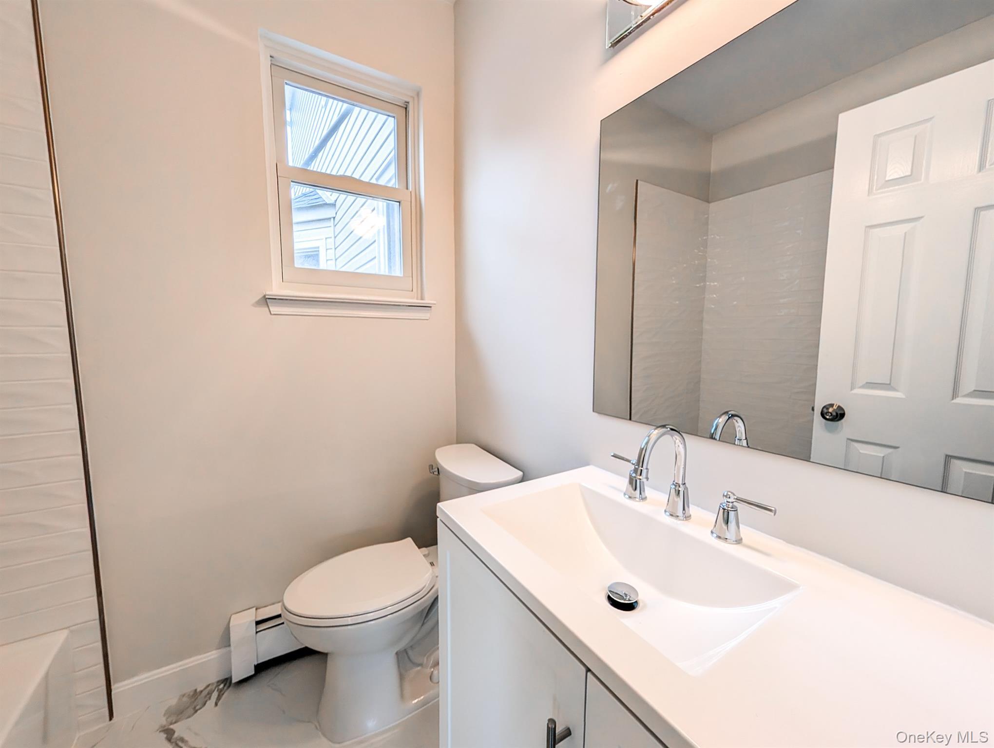 Single Family Lama  Suffolk County, NY 11967, MLS-979748-10