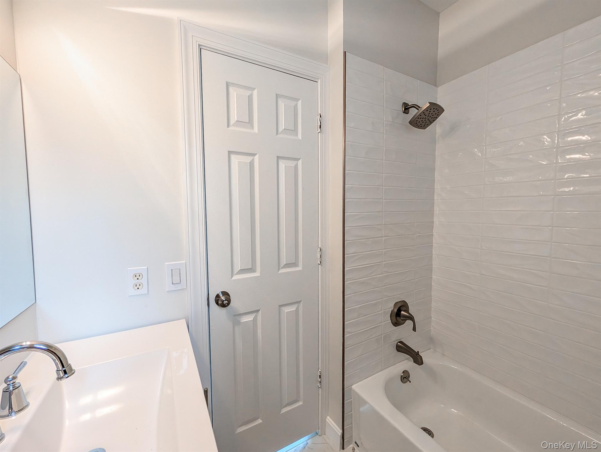 Single Family Lama  Suffolk County, NY 11967, MLS-979748-11