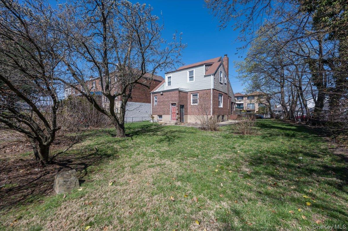 Single Family Miles  Bronx, NY 10465, MLS-979753-27