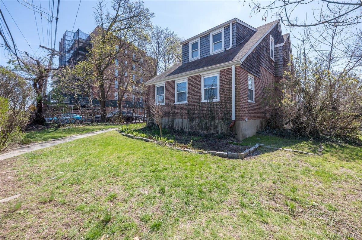 Single Family Miles  Bronx, NY 10465, MLS-979753-30