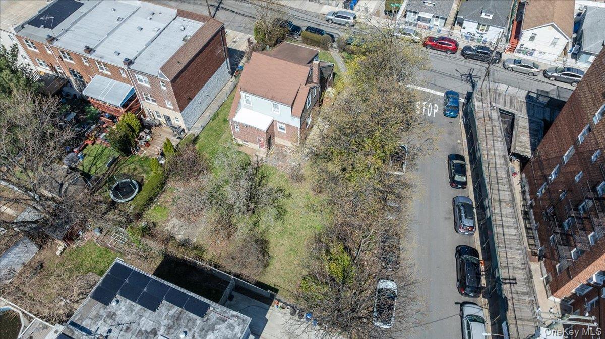 Single Family Miles  Bronx, NY 10465, MLS-979753-36