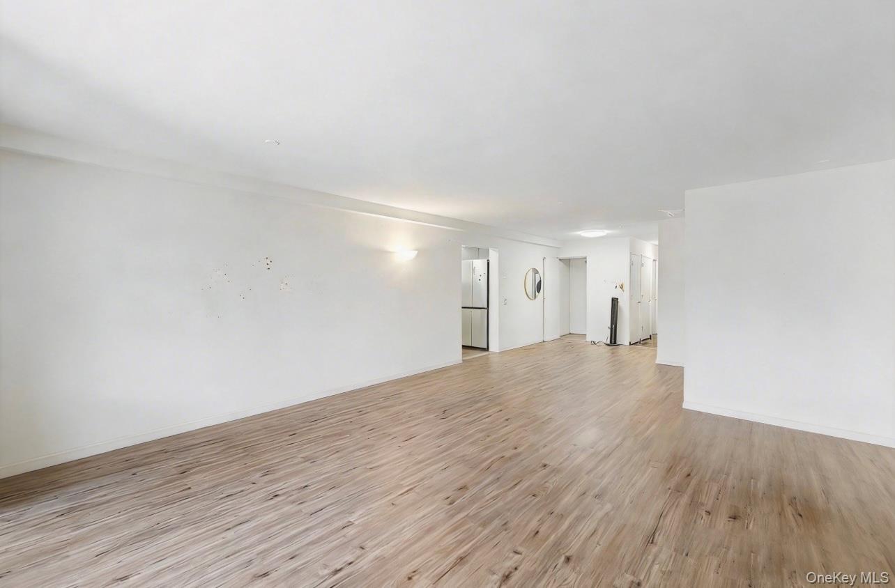 Condo Great Neck  Nassau County, NY 11021, MLS-979793-7