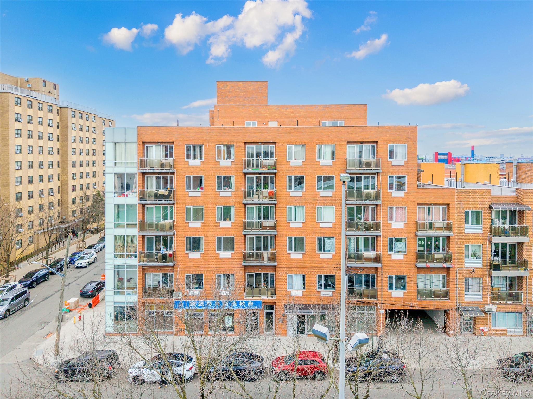 Condo Latimer Queens, NY 11354, MLS-979799-2