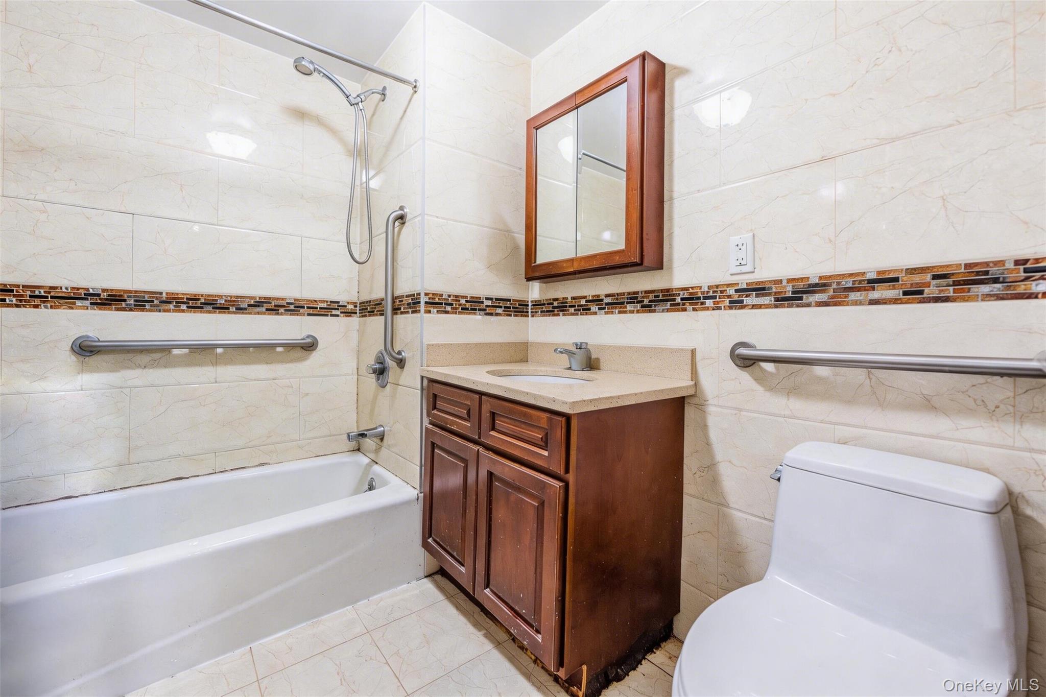 Condo Latimer Queens, NY 11354, MLS-979799-8