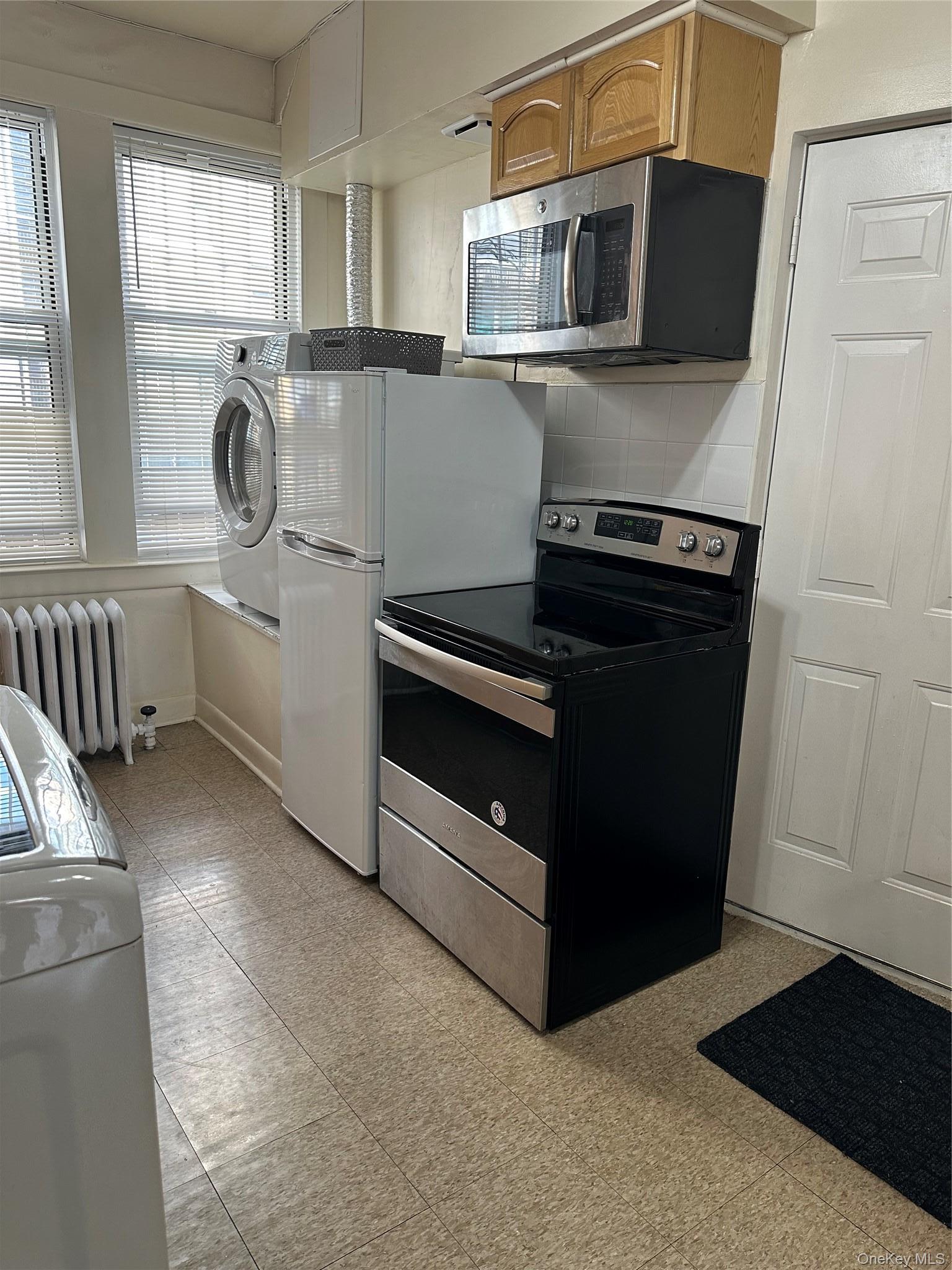 Single Family 211th  Bronx, NY 10467, MLS-979806-10
