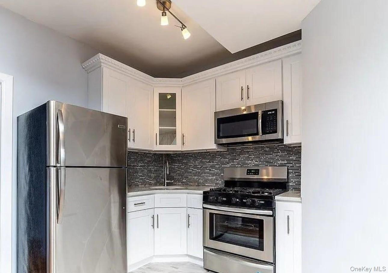 Single Family 211th Bronx, NY 10467, MLS-979810-14