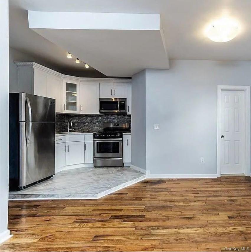 Single Family 211th Bronx, NY 10467, MLS-979810-17