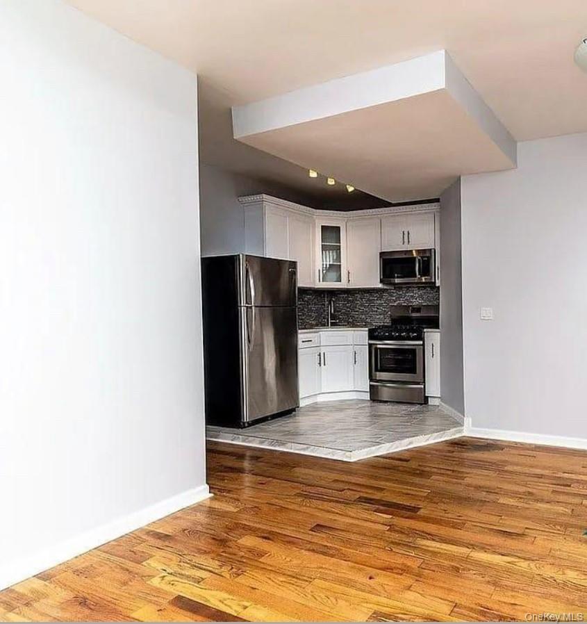 Single Family 211th Bronx, NY 10467, MLS-979810-21