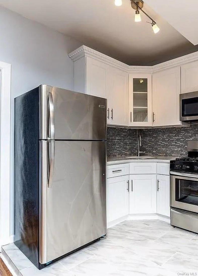 Single Family 211th Bronx, NY 10467, MLS-979810-22