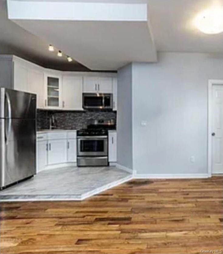 Single Family 211th Bronx, NY 10467, MLS-979810-25