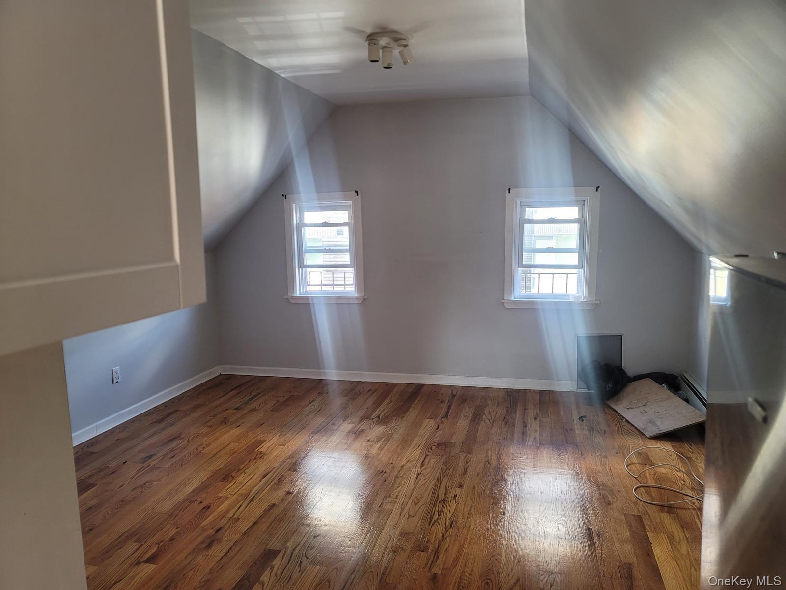 Single Family 211th Bronx, NY 10467, MLS-979810-3