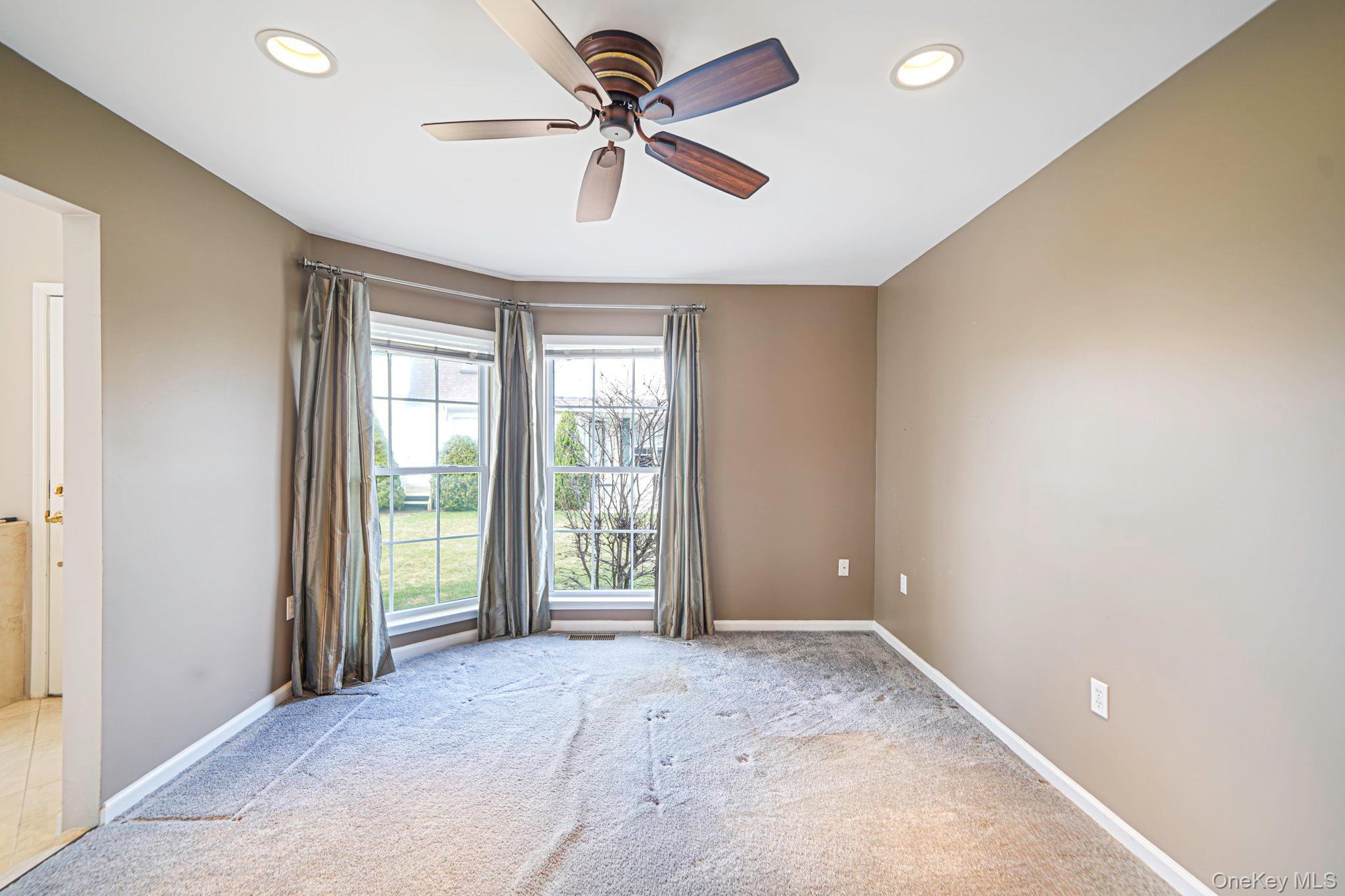 Condo Nicole Suffolk County, NY 11776, MLS-979827-16