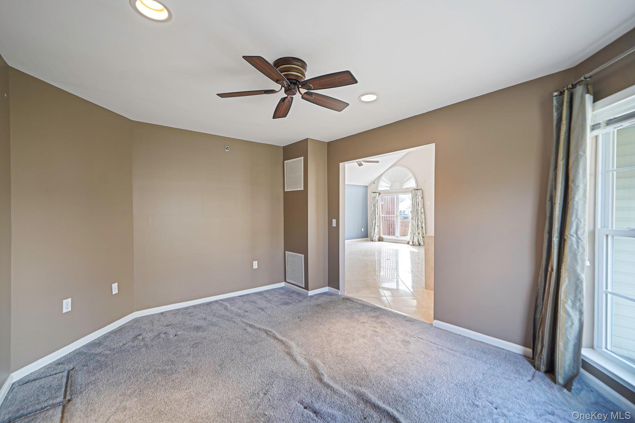 Condo Nicole Suffolk County, NY 11776, MLS-979827-17