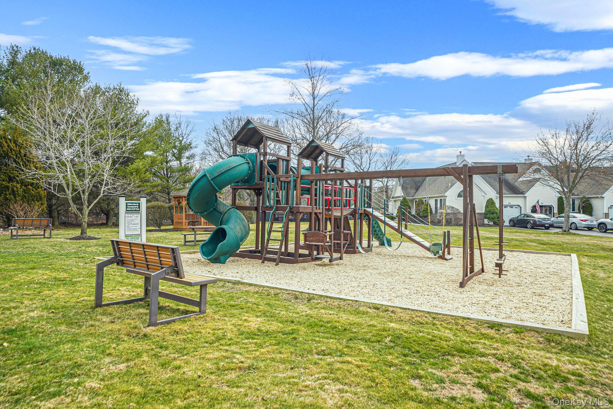 Condo Nicole Suffolk County, NY 11776, MLS-979827-33