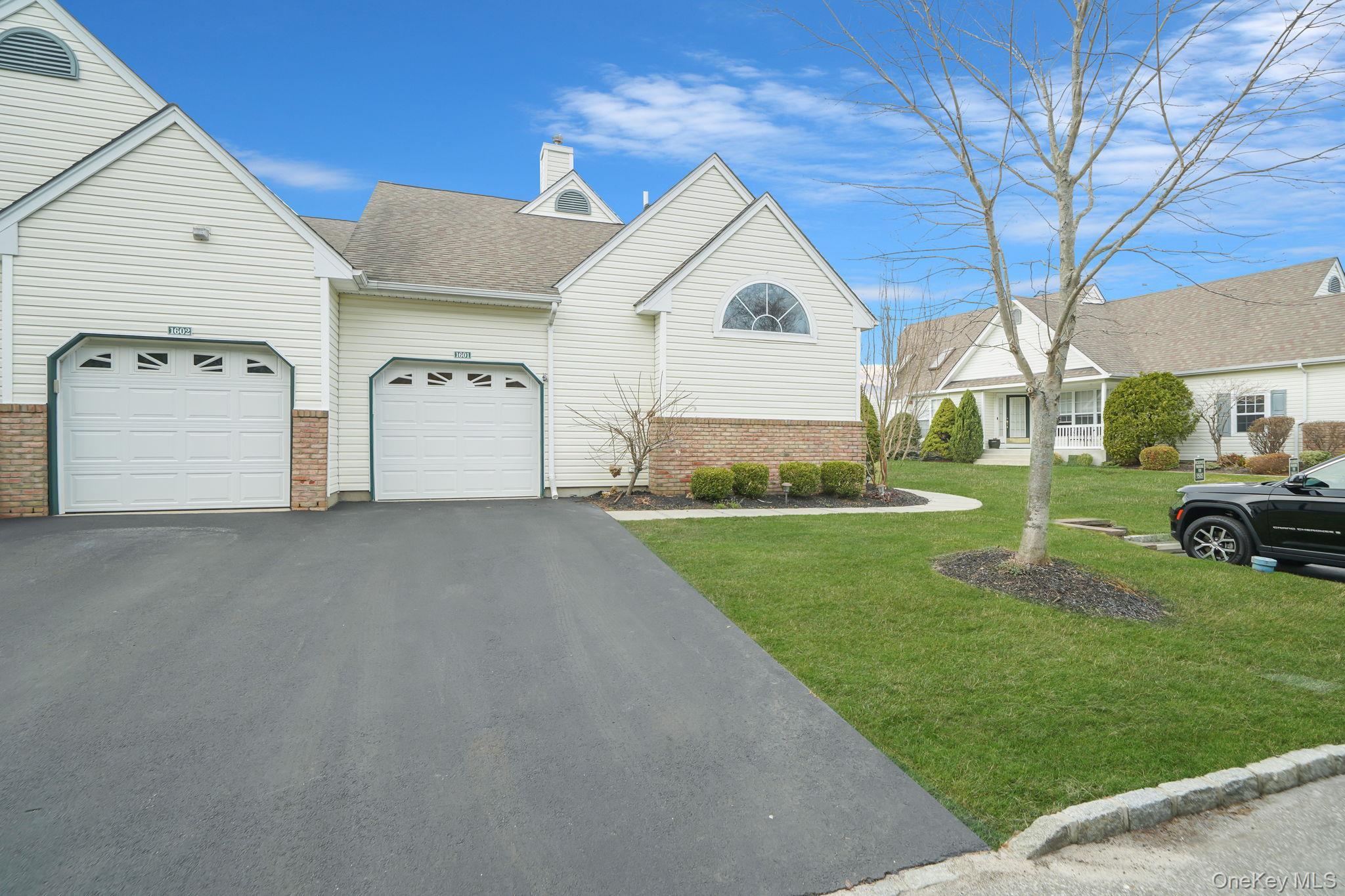 Condo Nicole Suffolk County, NY 11776, MLS-979827-36