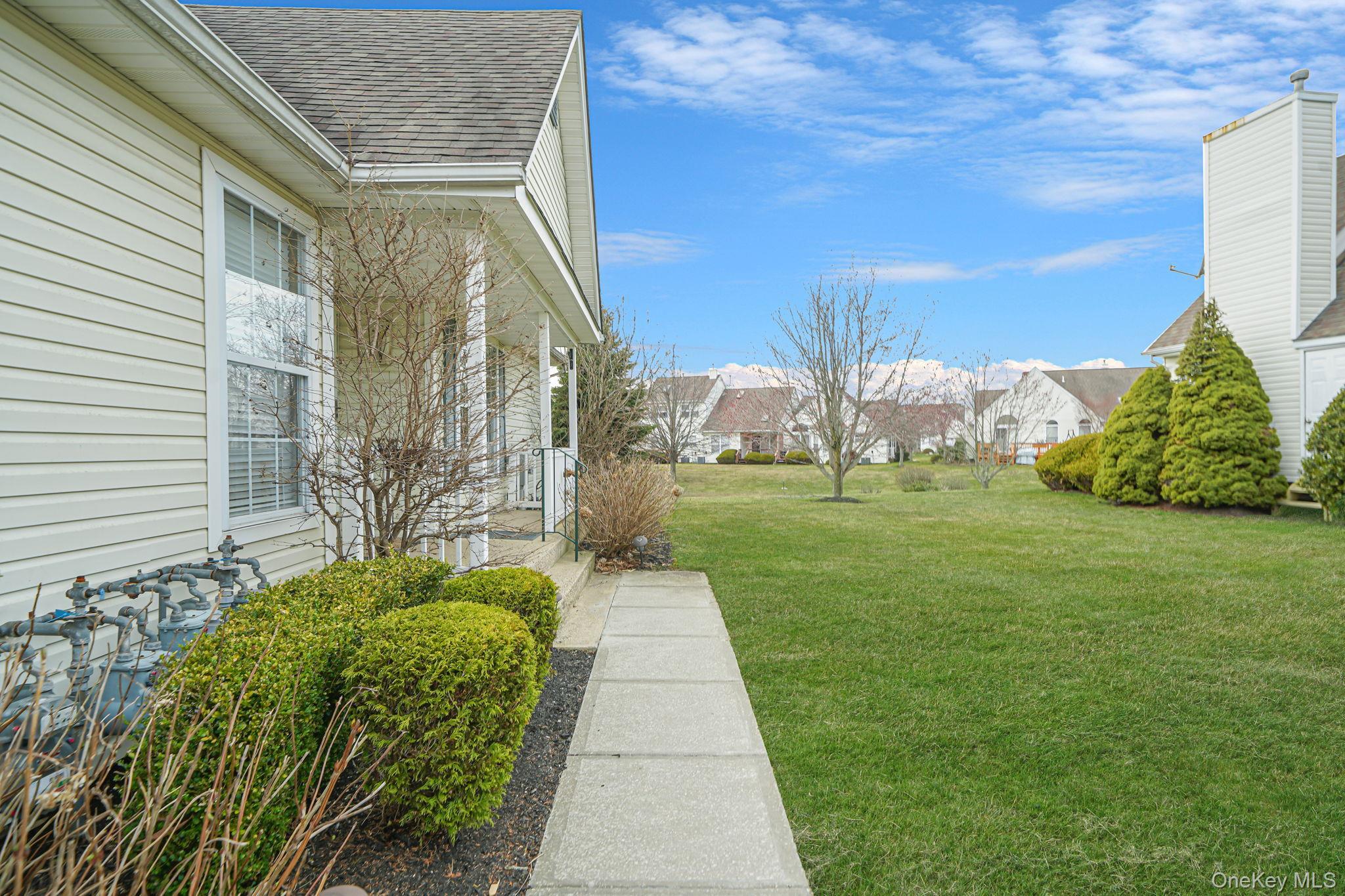 Condo Nicole Suffolk County, NY 11776, MLS-979827-37