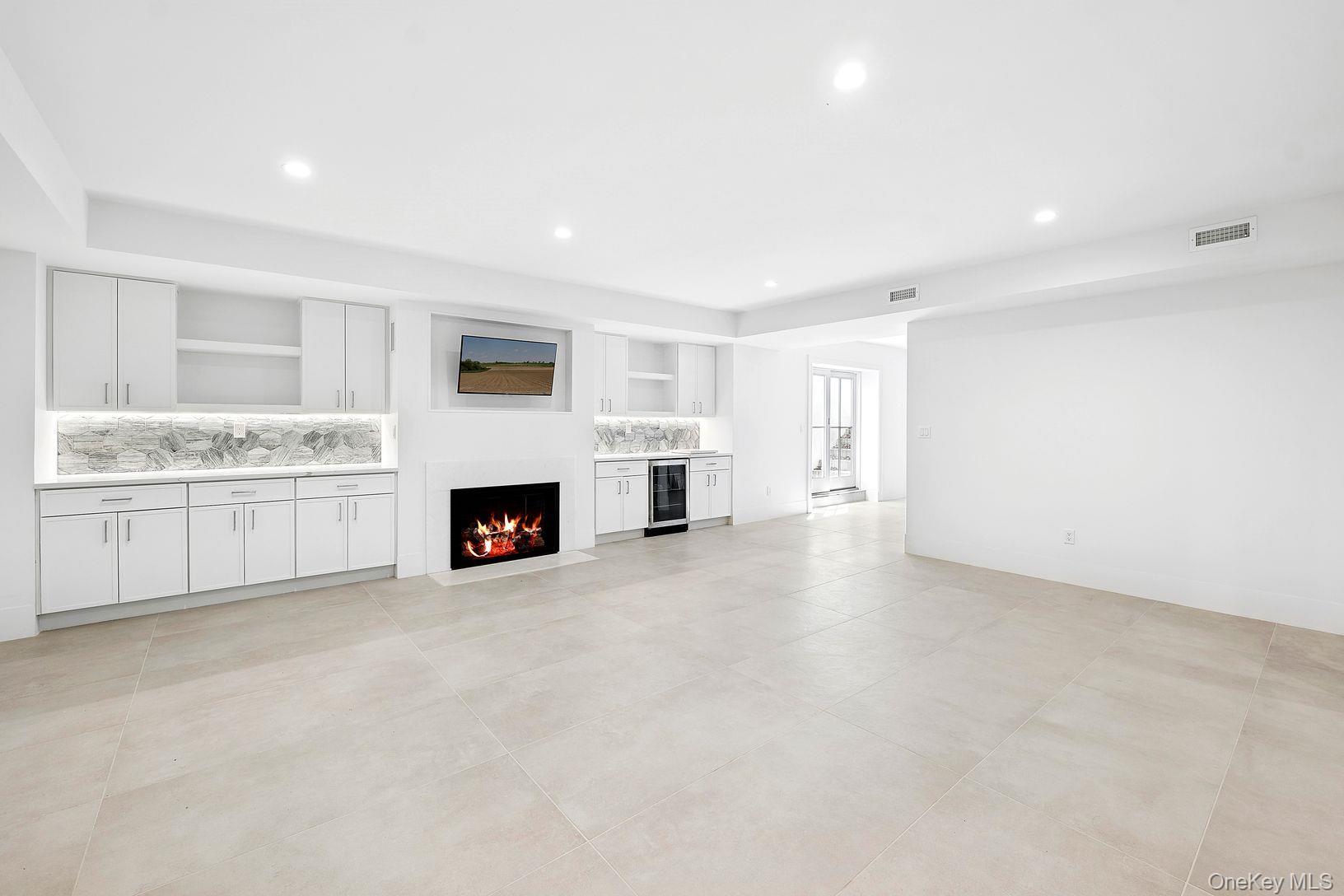 Single Family Hampton Street  Suffolk County, NY 11963, MLS-979851-20
