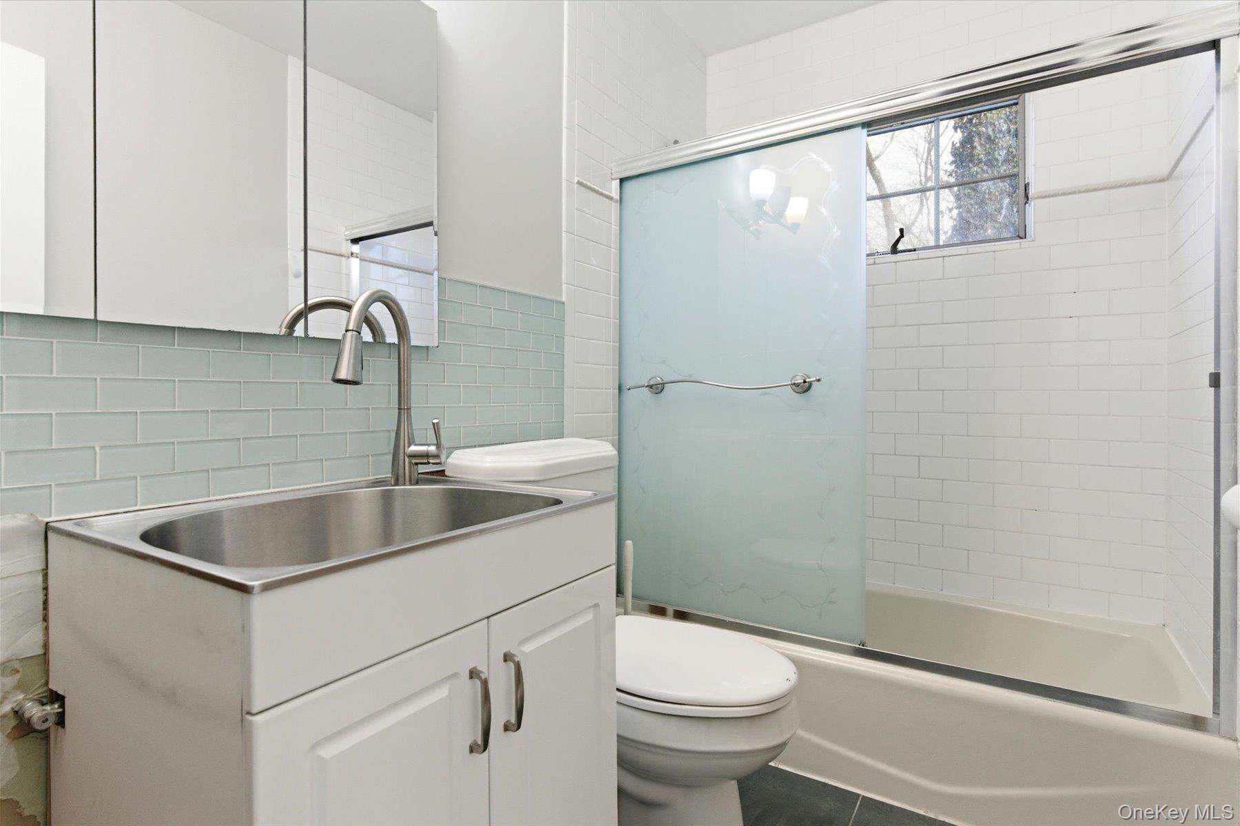 Single Family Eastwood  Suffolk County, NY 11764, MLS-979872-26