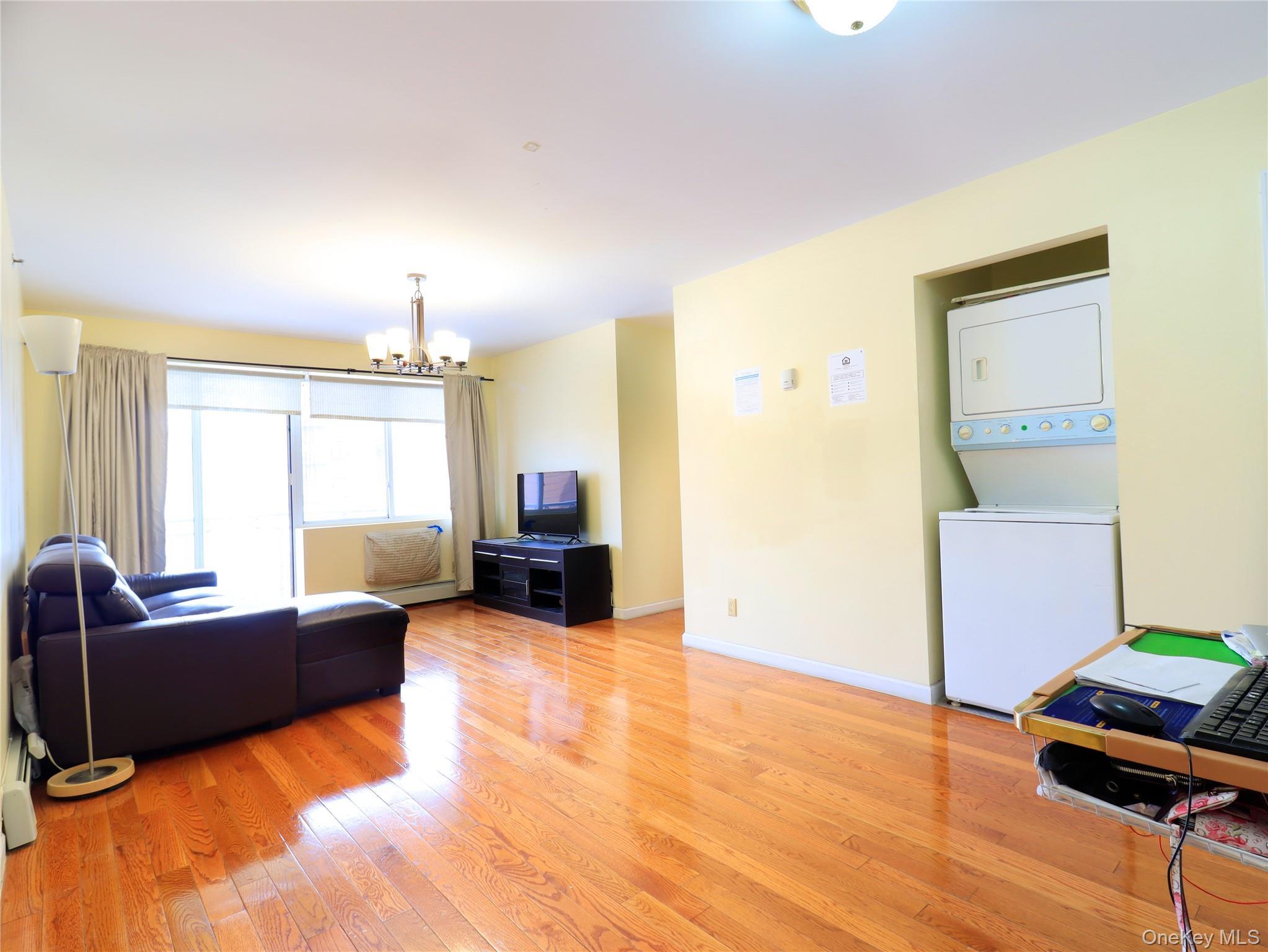 Condo 31st  Queens, NY 11354, MLS-979890-5