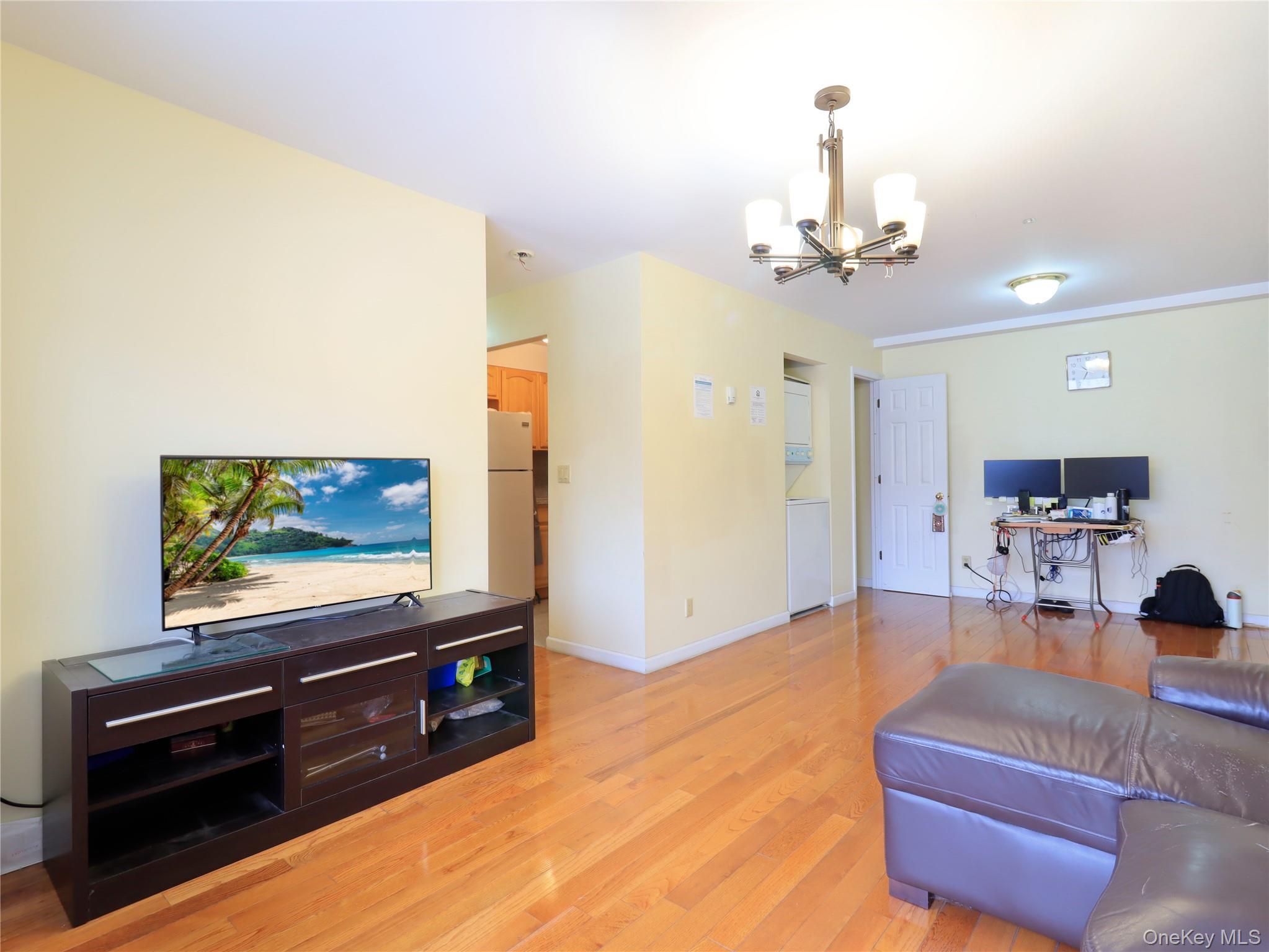 Condo 31st  Queens, NY 11354, MLS-979890-6