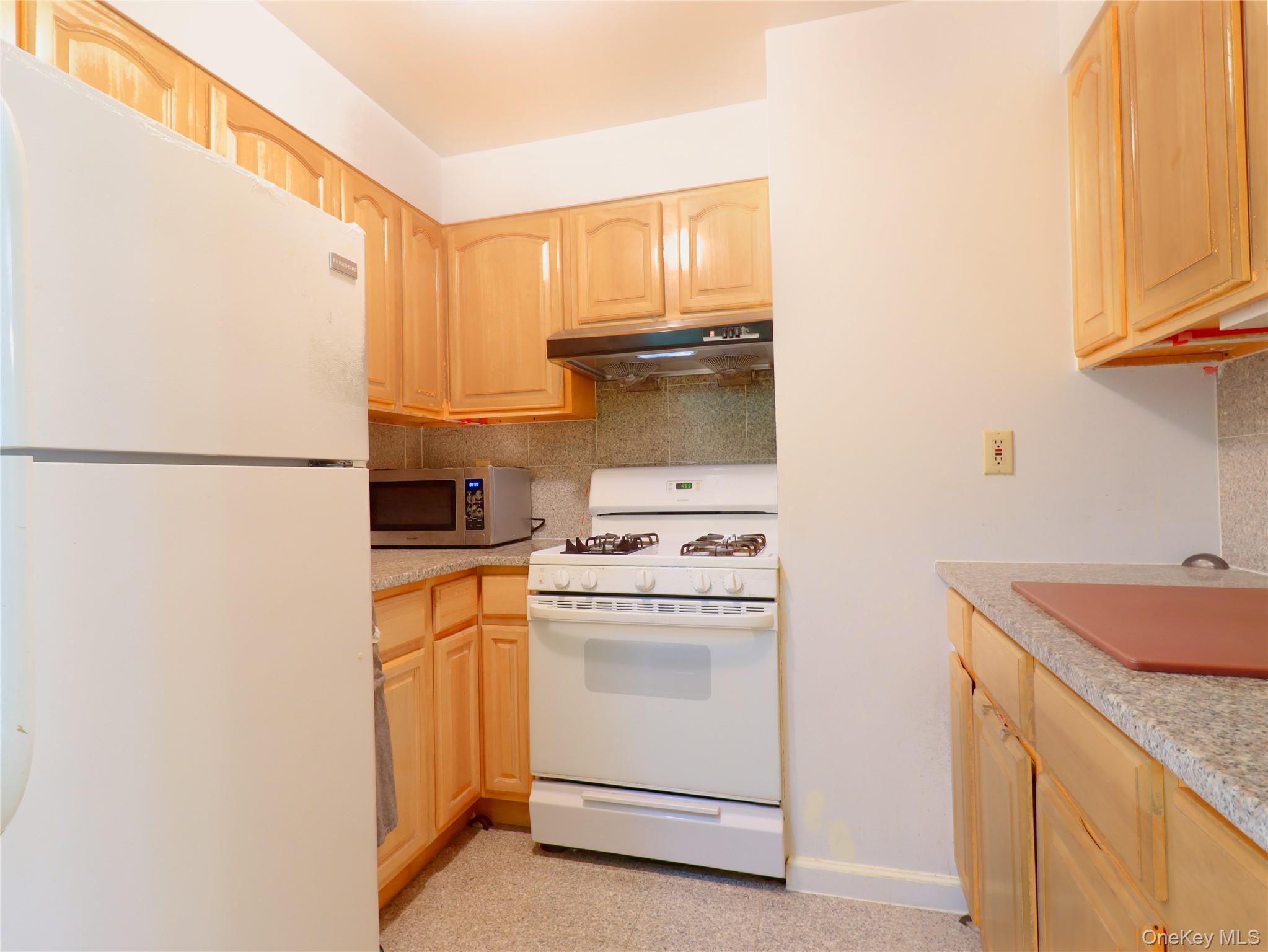 Condo 31st  Queens, NY 11354, MLS-979890-9