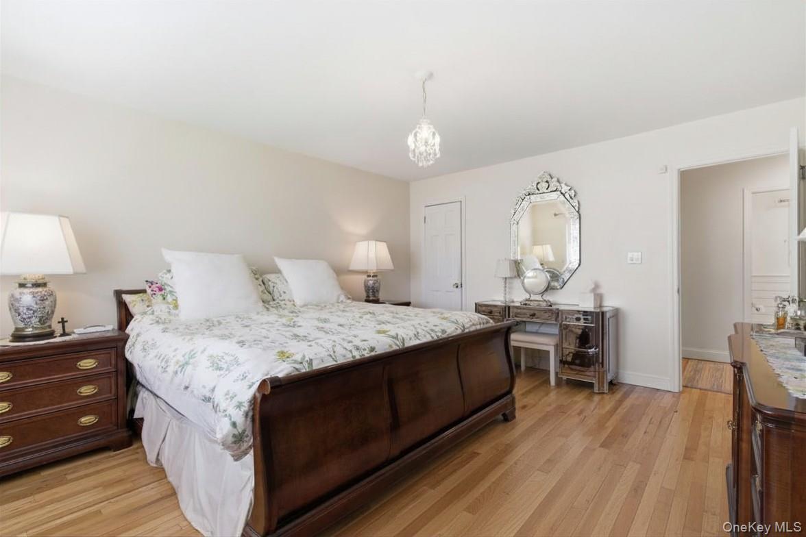 Coop Prime  Suffolk County, NY 11743, MLS-979919-14