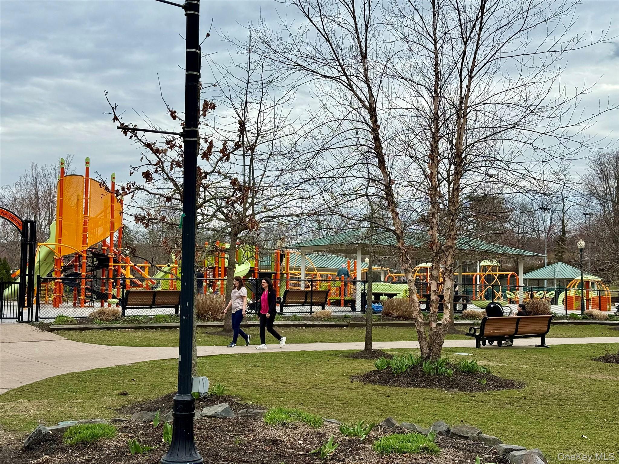 Coop Prime  Suffolk County, NY 11743, MLS-979919-25