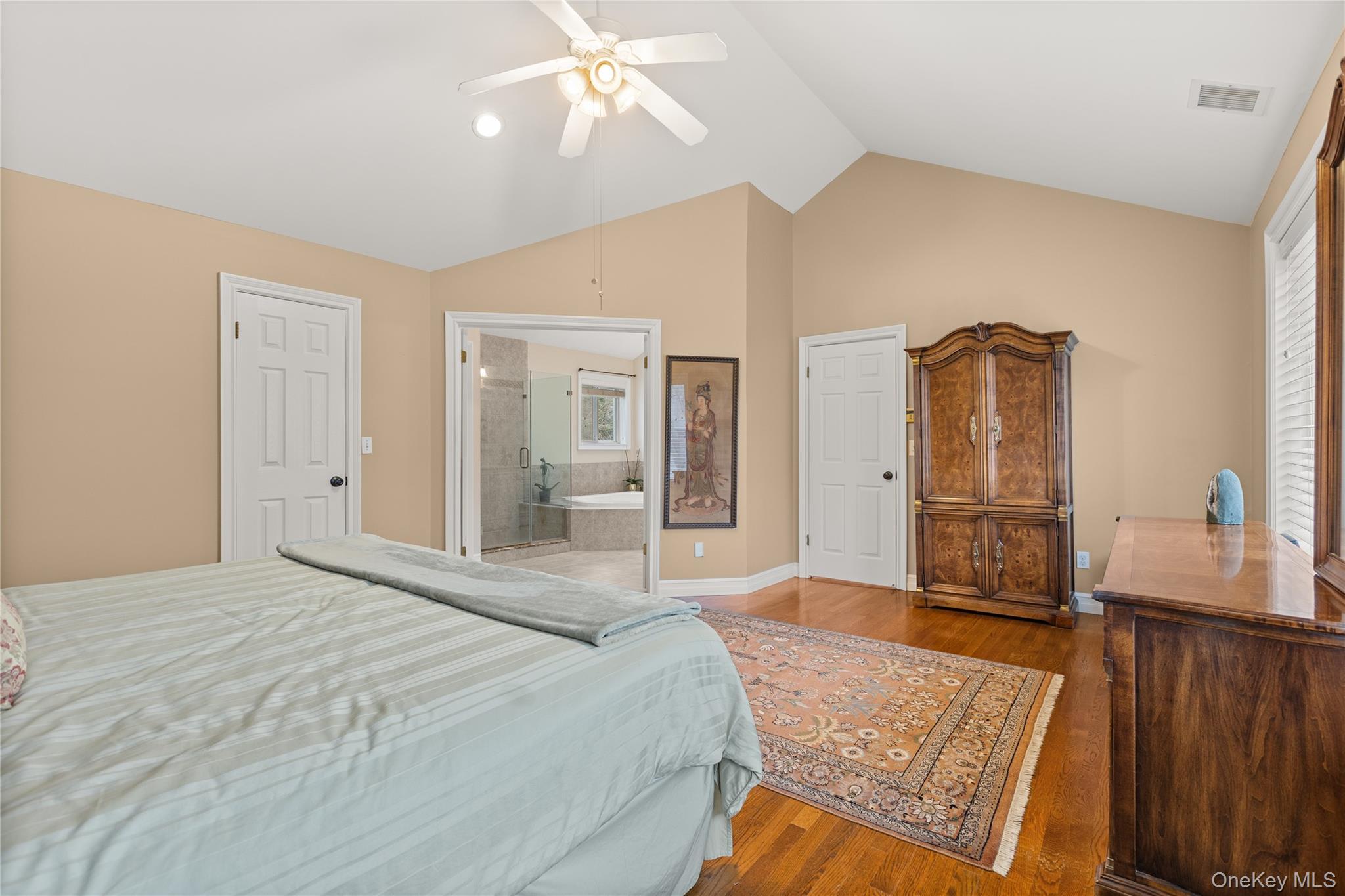 Condo Stone Gate  Suffolk County, NY 11787, MLS-979923-10