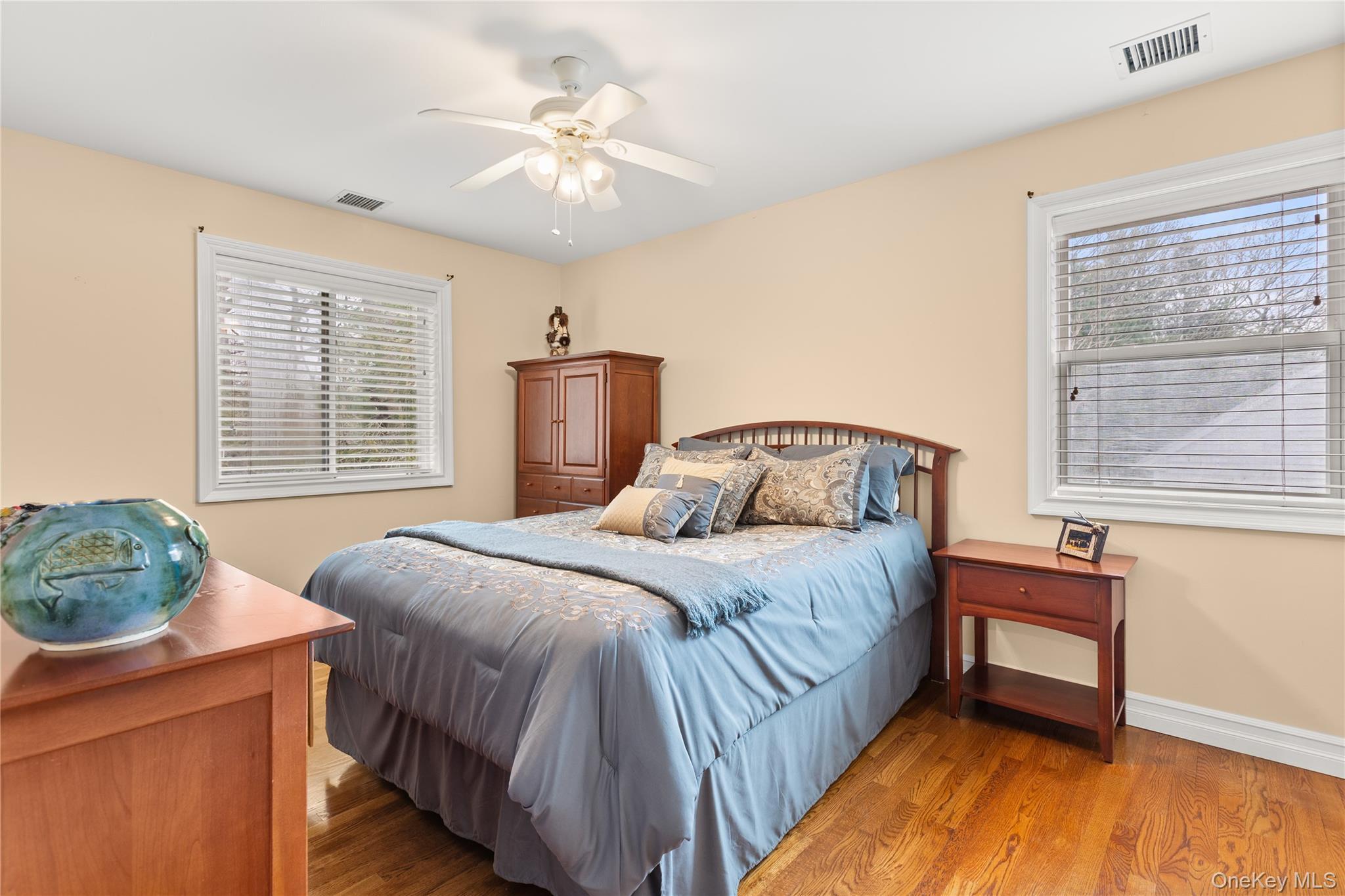 Condo Stone Gate  Suffolk County, NY 11787, MLS-979923-12