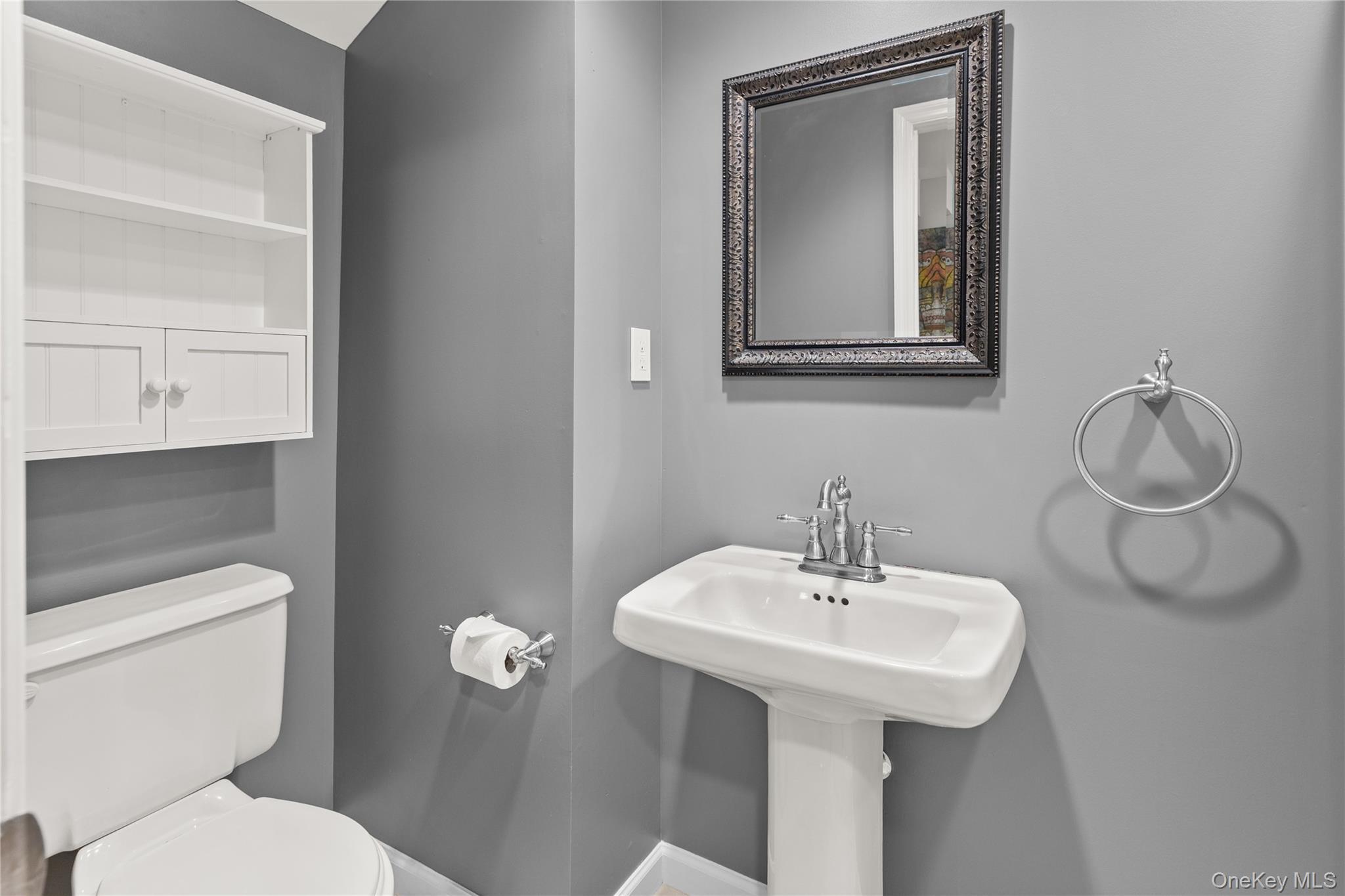 Condo Stone Gate  Suffolk County, NY 11787, MLS-979923-17