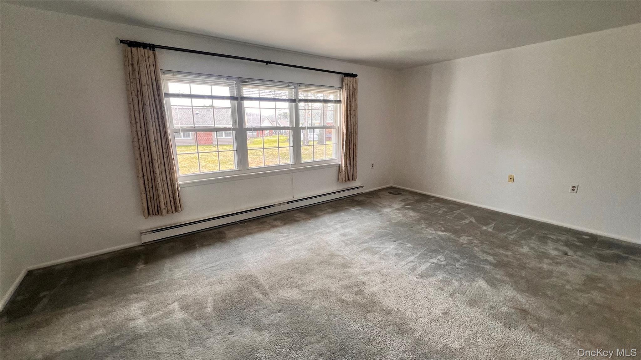 Condo Enfield  Suffolk County, NY 11961, MLS-979929-10