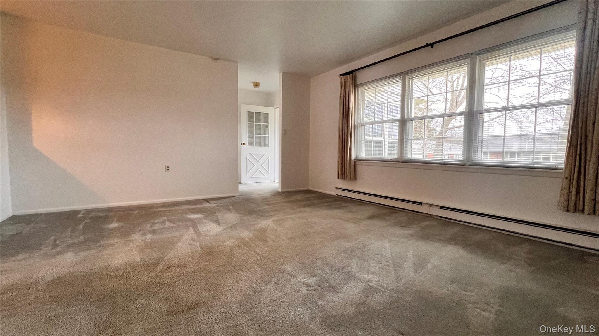 Condo Enfield  Suffolk County, NY 11961, MLS-979929-11