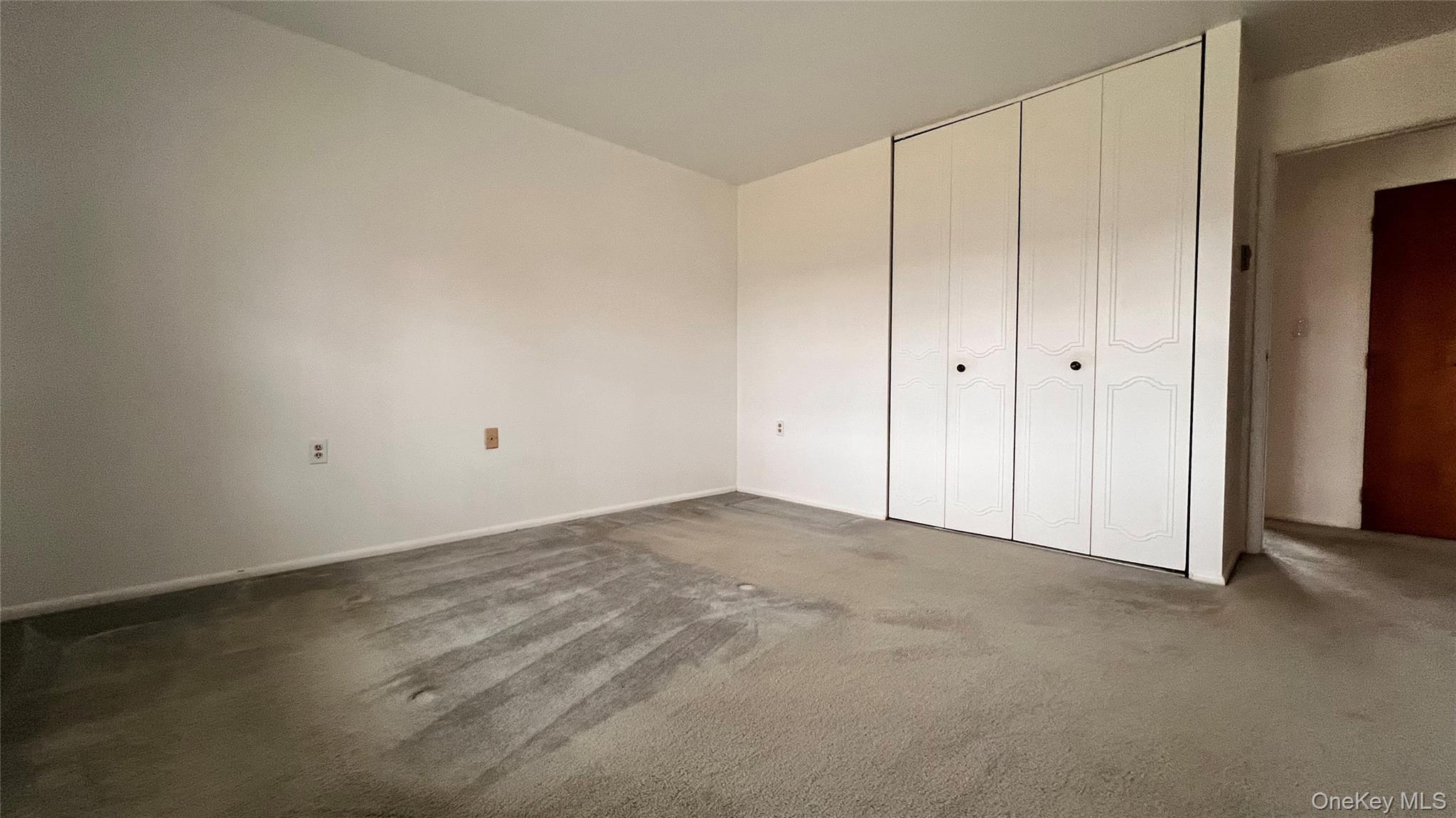 Condo Enfield  Suffolk County, NY 11961, MLS-979929-13