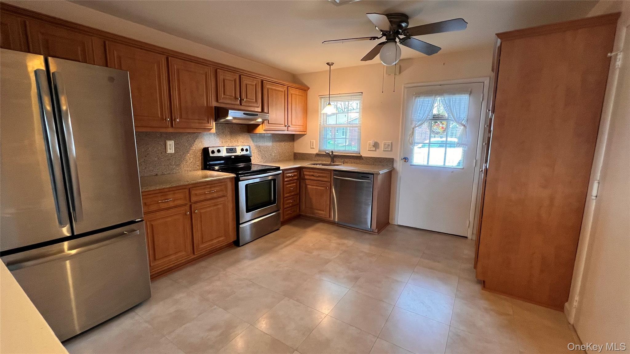 Condo Enfield  Suffolk County, NY 11961, MLS-979929-7