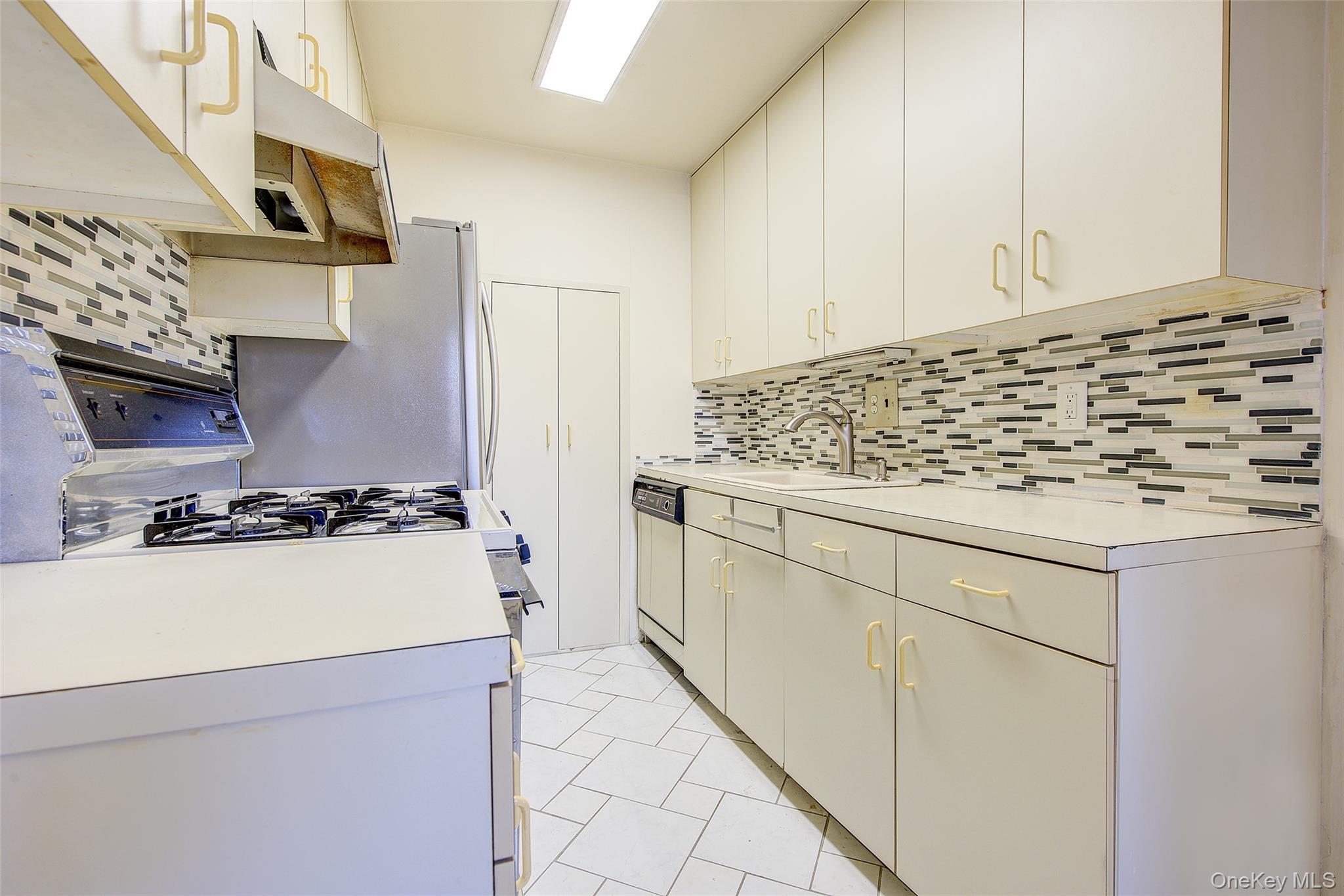 Coop Cross Island  Queens, NY 11357, MLS-979957-11