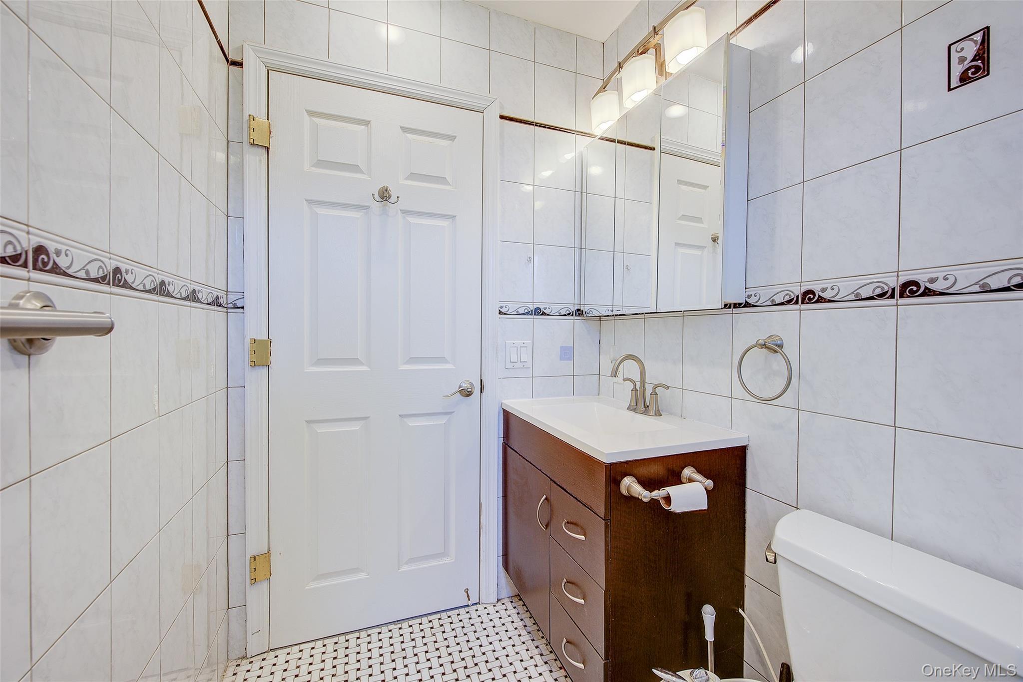 Coop Cross Island  Queens, NY 11357, MLS-979957-20