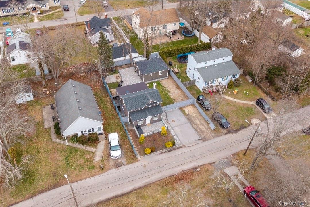 Single Family Ivy  Suffolk County, NY 11951, MLS-979960-17