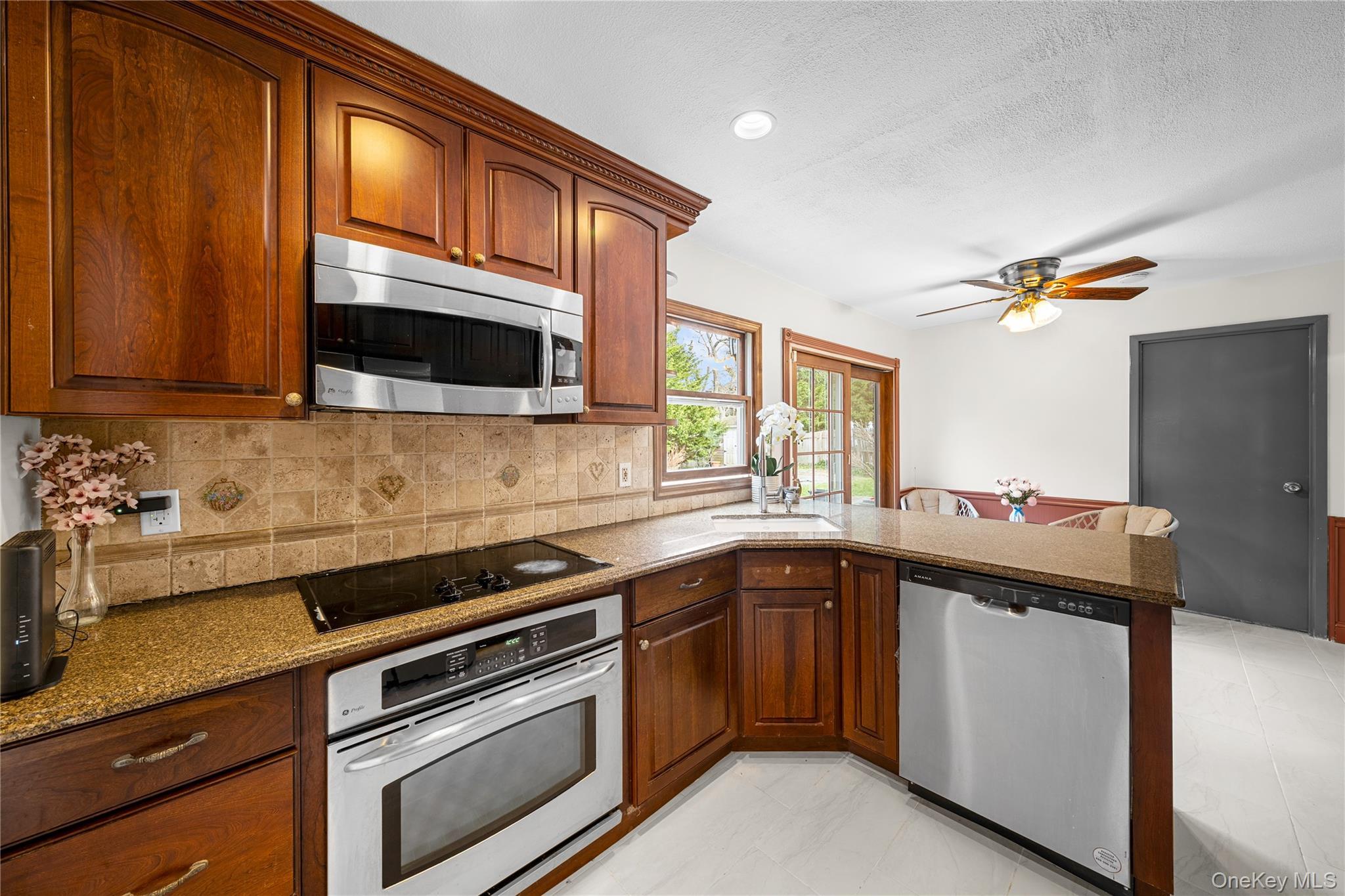 Single Family Split Rail  Suffolk County, NY 11733, MLS-979962-11
